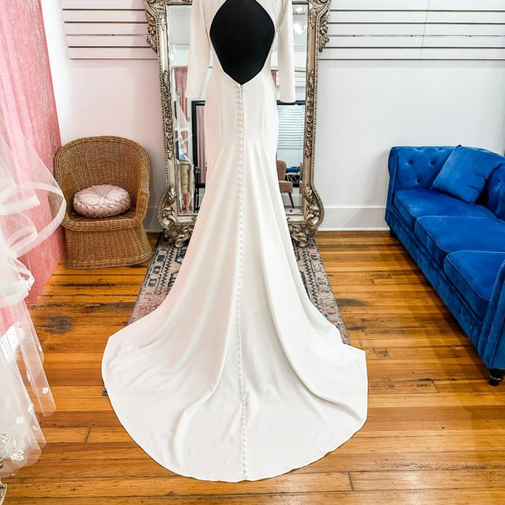 Brand New Allure #3401, New Wedding Dress, White Dress, Wedding Gown Size 8 - Picture 6 of 13